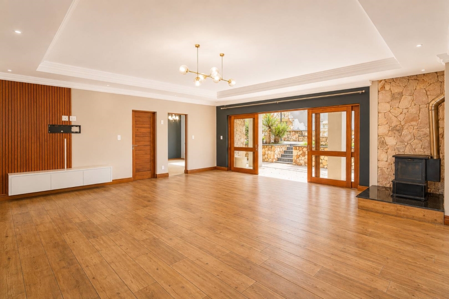 5 Bedroom Property for Sale in Xanadu Eco Park North West